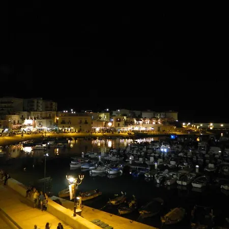 Homestay Torre Anna Historical Center Living